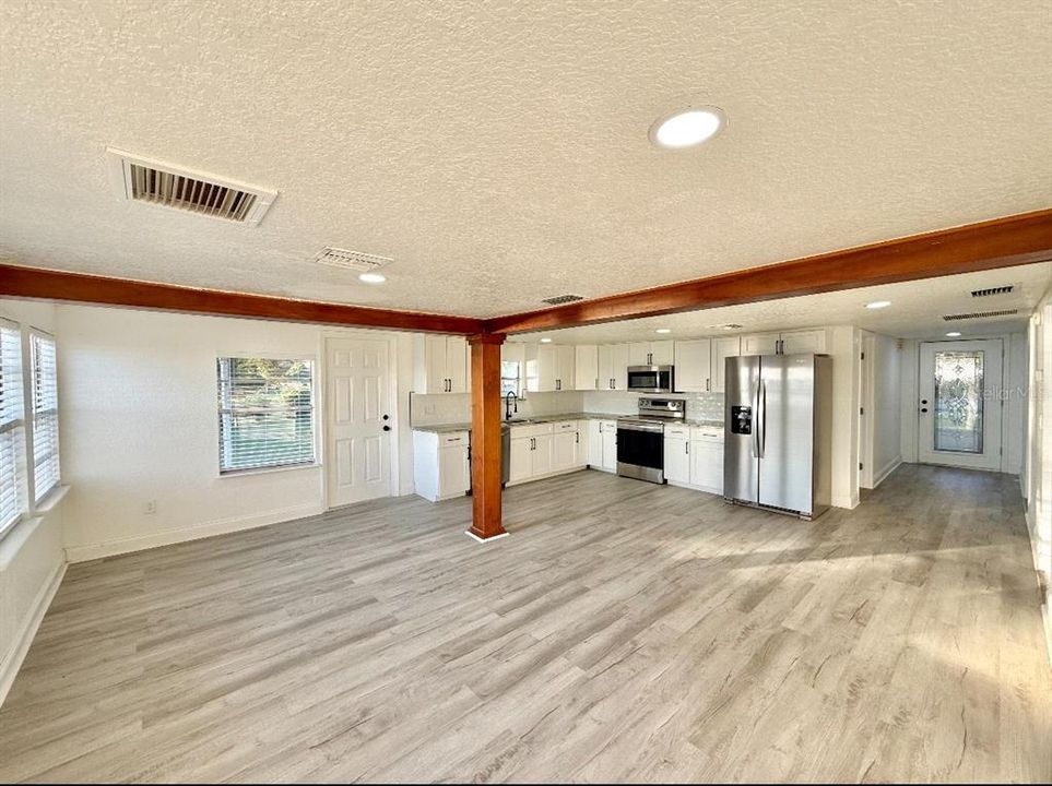 For Rent: $2,600 (3 beds, 2 baths, 1100 Square Feet)