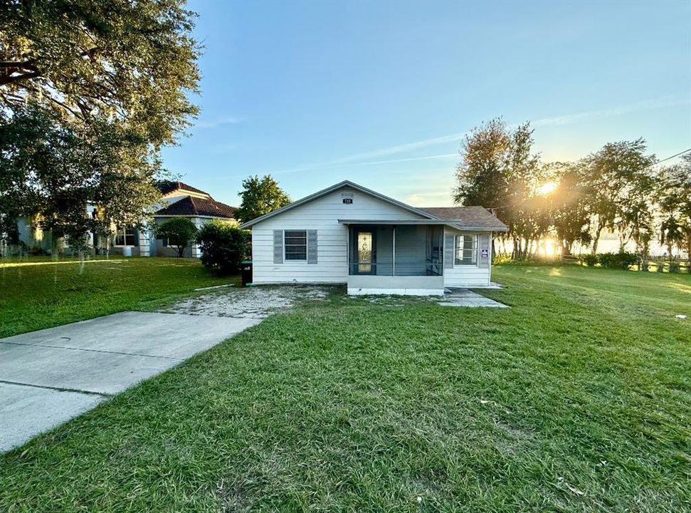 For Rent: $2,600 (3 beds, 2 baths, 1100 Square Feet)