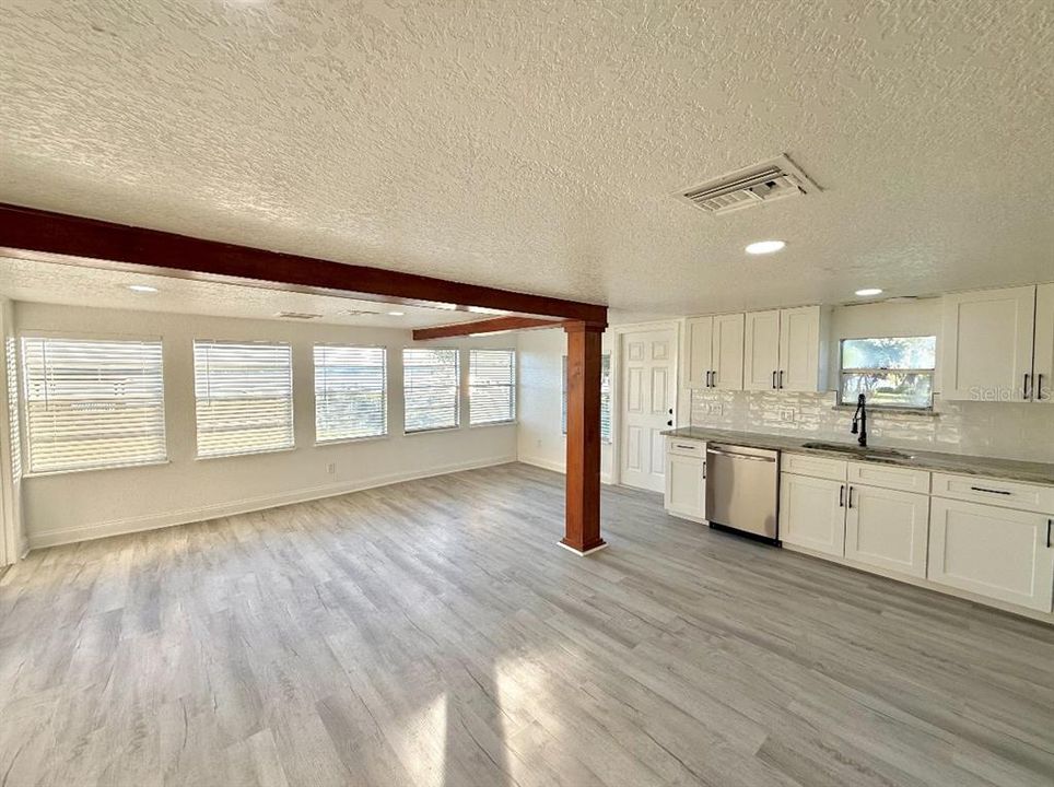 For Rent: $2,600 (3 beds, 2 baths, 1100 Square Feet)