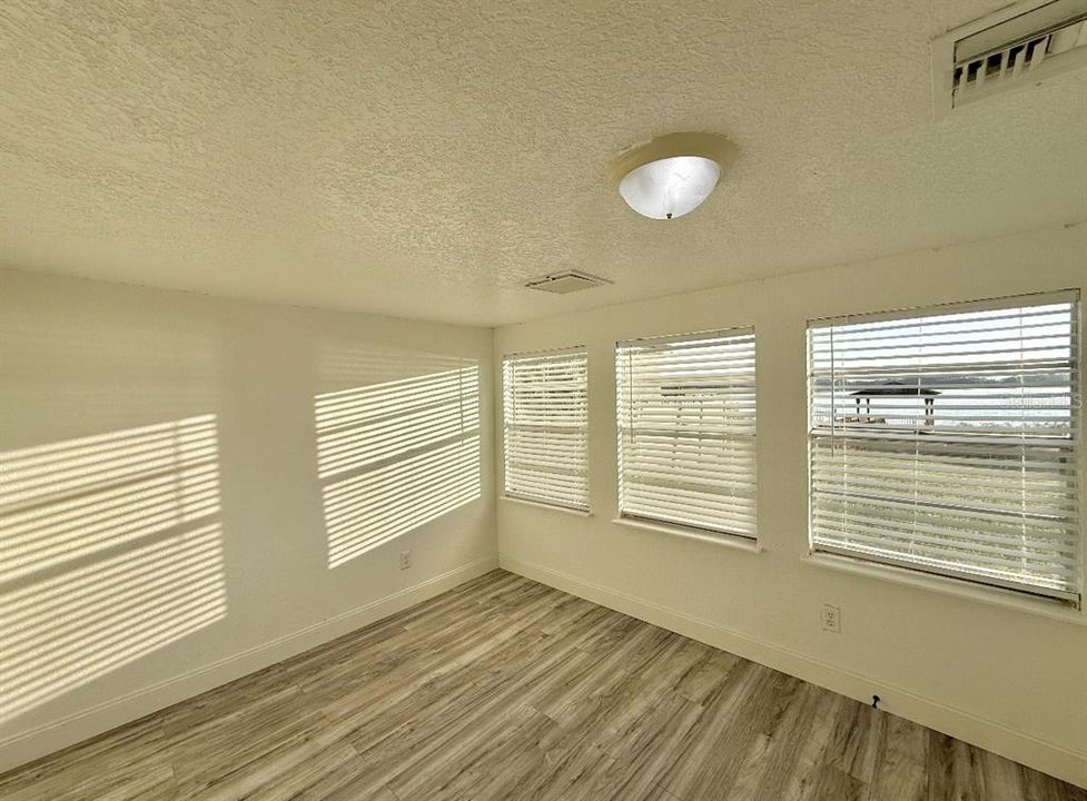 For Rent: $2,600 (3 beds, 2 baths, 1100 Square Feet)