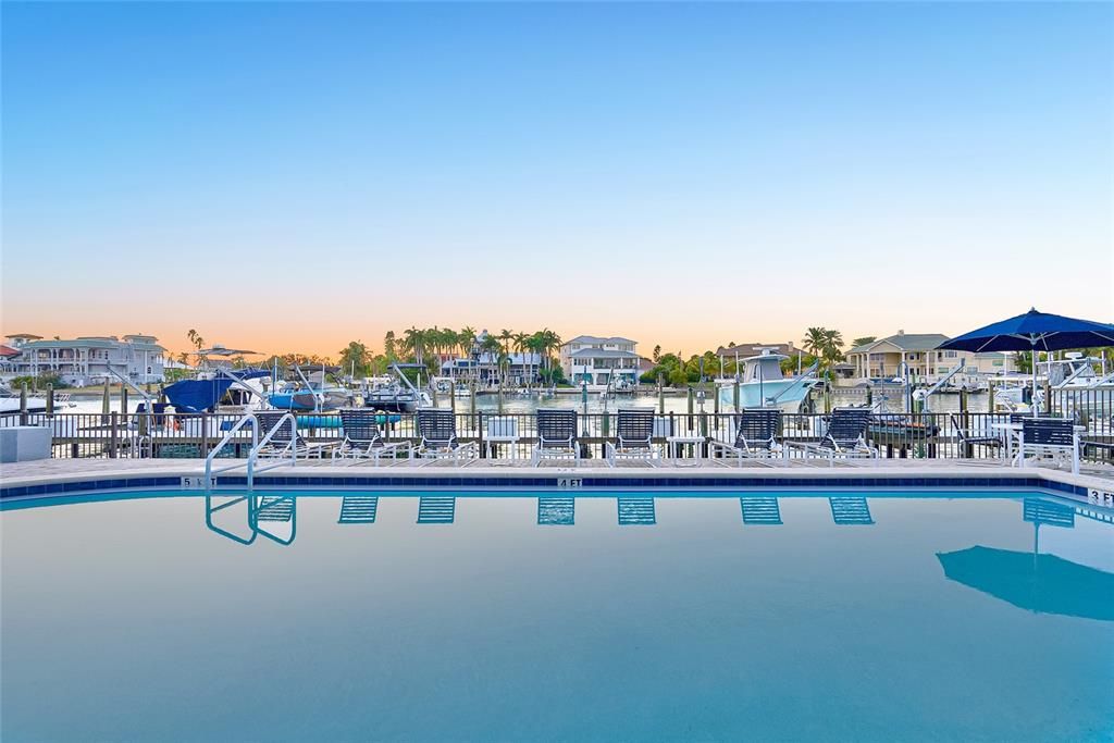 На продажу: $899,000 (2 спален, 2 ванн, 1580 Квадратных фут)