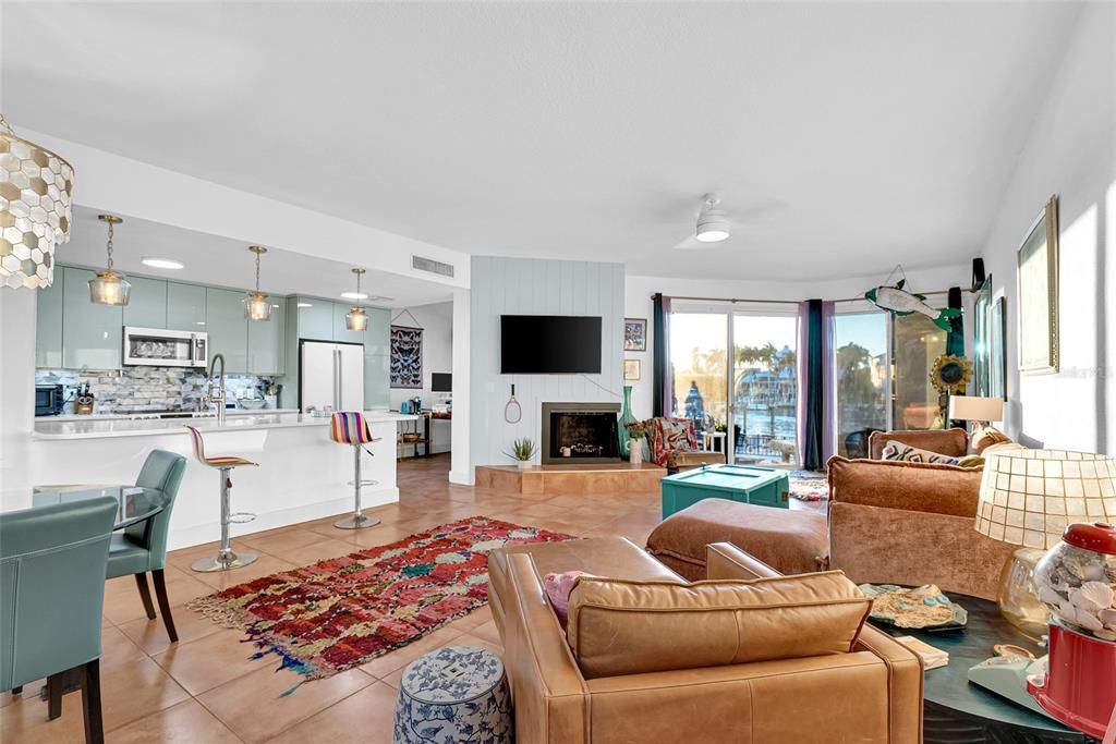 На продажу: $899,000 (2 спален, 2 ванн, 1580 Квадратных фут)