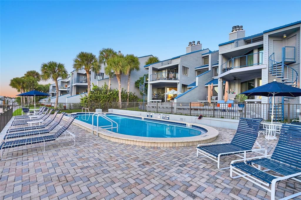 На продажу: $899,000 (2 спален, 2 ванн, 1580 Квадратных фут)