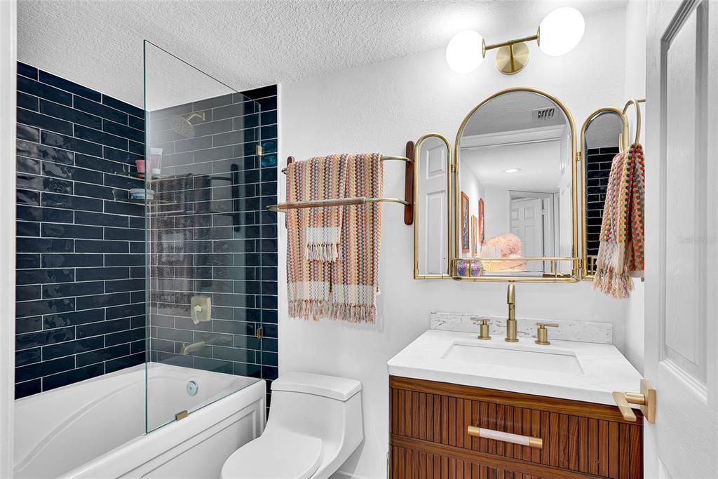 На продажу: $899,000 (2 спален, 2 ванн, 1580 Квадратных фут)