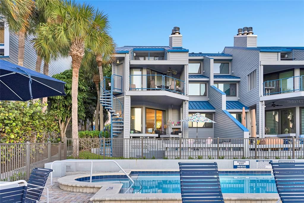 На продажу: $899,000 (2 спален, 2 ванн, 1580 Квадратных фут)