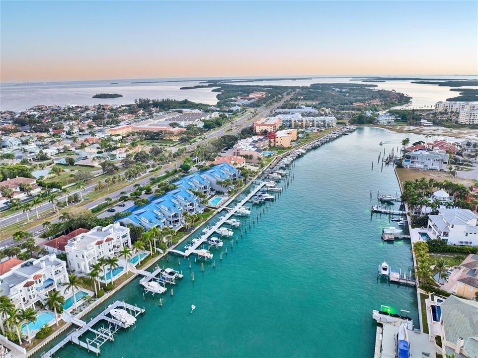 На продажу: $899,000 (2 спален, 2 ванн, 1580 Квадратных фут)