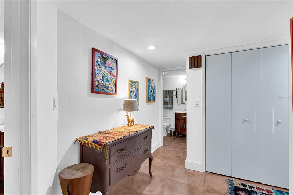 На продажу: $899,000 (2 спален, 2 ванн, 1580 Квадратных фут)