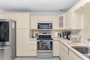 For Sale: $530,000 (4 beds, 3 baths, 2986 Square Feet)