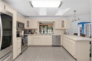 For Sale: $530,000 (4 beds, 3 baths, 2986 Square Feet)