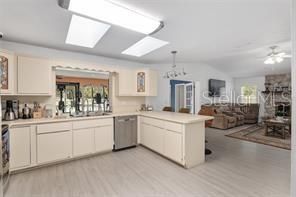 For Sale: $530,000 (4 beds, 3 baths, 2986 Square Feet)