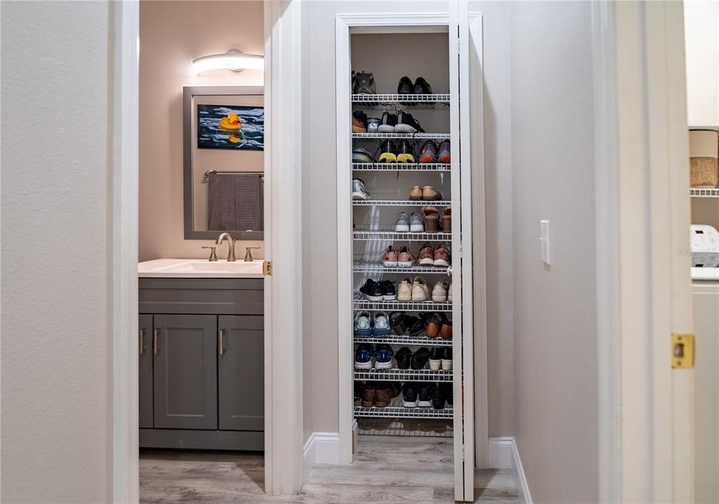 Active With Contract: $410,000 (2 beds, 2 baths, 1657 Square Feet)