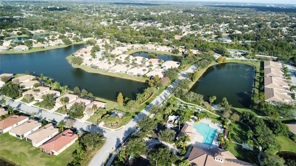 Active With Contract: $410,000 (2 beds, 2 baths, 1657 Square Feet)