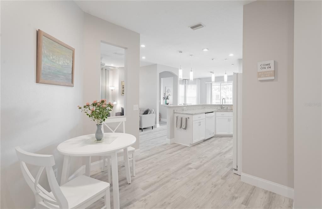 Active With Contract: $410,000 (2 beds, 2 baths, 1657 Square Feet)