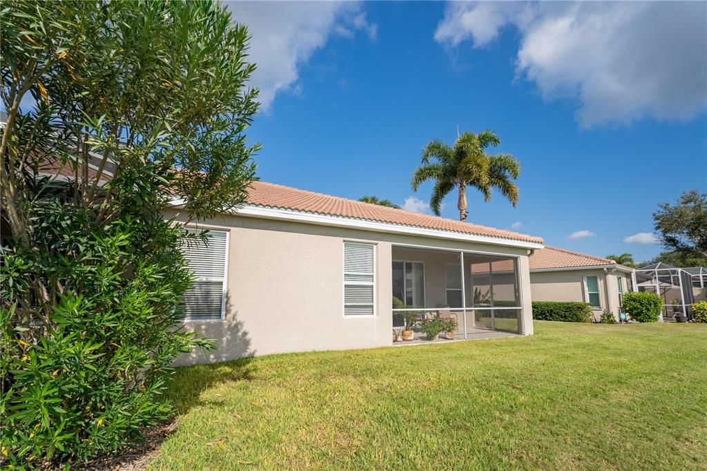 Active With Contract: $410,000 (2 beds, 2 baths, 1657 Square Feet)