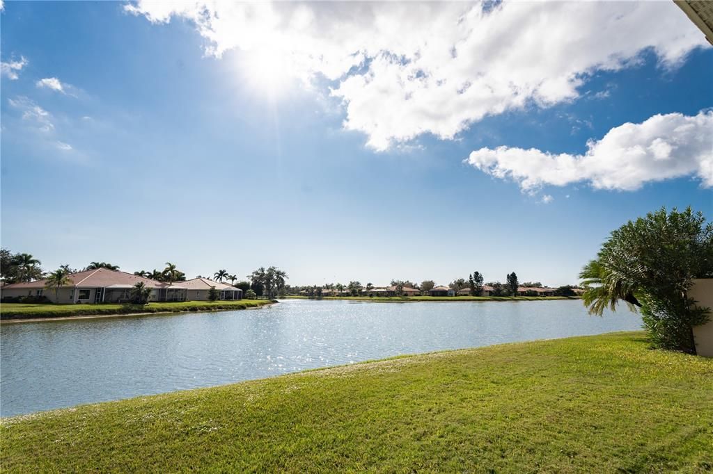 Active With Contract: $410,000 (2 beds, 2 baths, 1657 Square Feet)