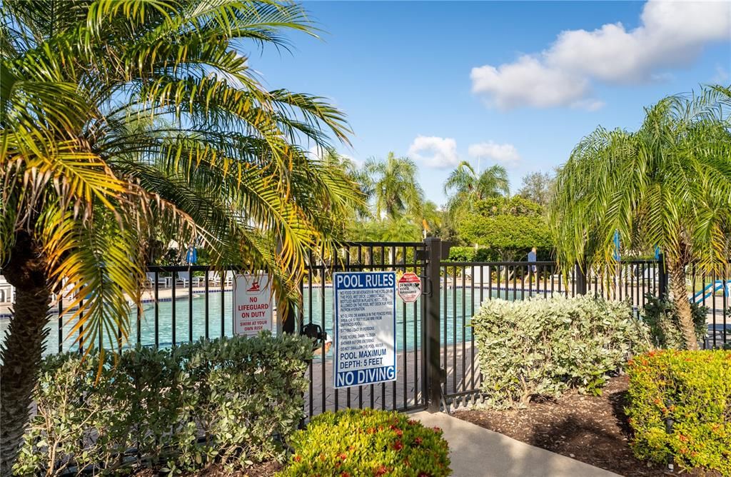 Active With Contract: $410,000 (2 beds, 2 baths, 1657 Square Feet)