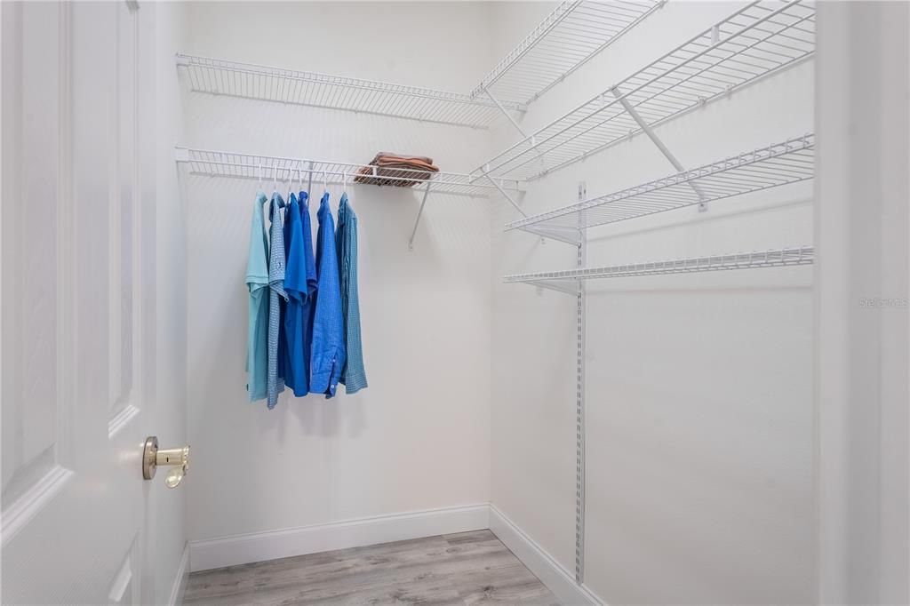 Active With Contract: $410,000 (2 beds, 2 baths, 1657 Square Feet)