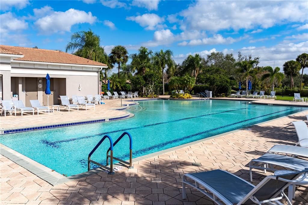 Active With Contract: $410,000 (2 beds, 2 baths, 1657 Square Feet)