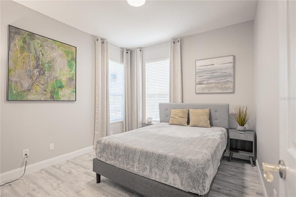 Active With Contract: $410,000 (2 beds, 2 baths, 1657 Square Feet)