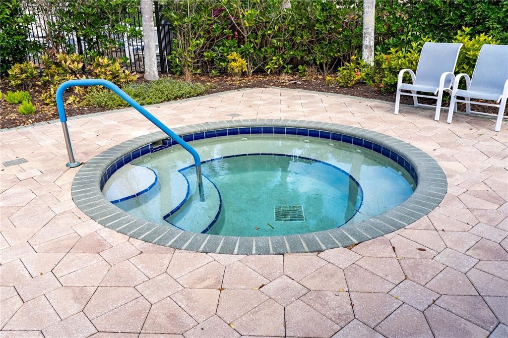 Active With Contract: $410,000 (2 beds, 2 baths, 1657 Square Feet)