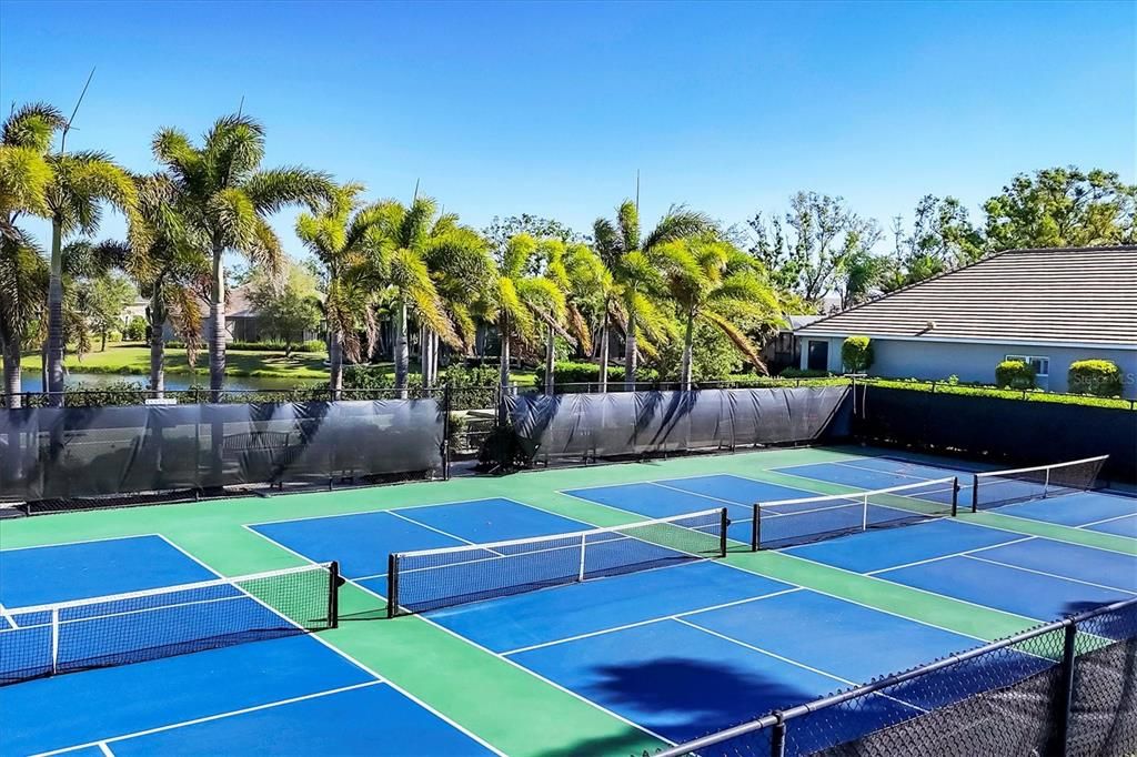 Active With Contract: $434,950 (2 beds, 2 baths, 1617 Square Feet)