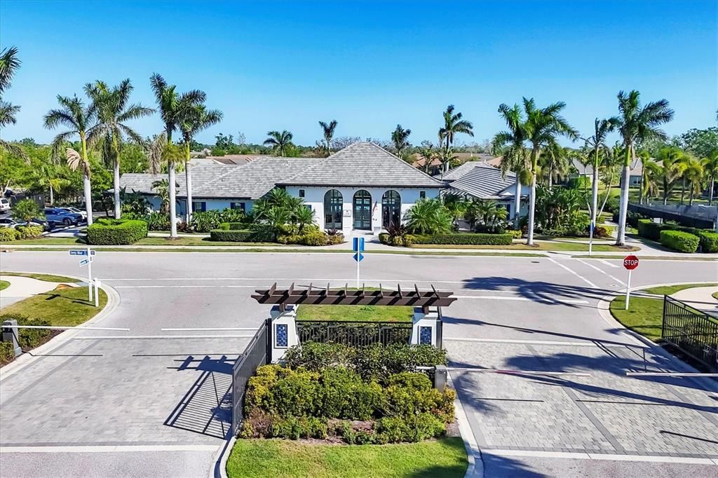 Active With Contract: $434,950 (2 beds, 2 baths, 1617 Square Feet)