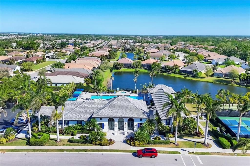 Active With Contract: $434,950 (2 beds, 2 baths, 1617 Square Feet)