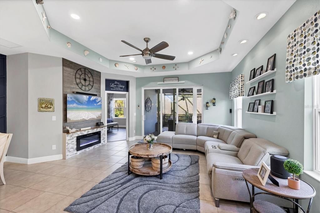 Active With Contract: $434,950 (2 beds, 2 baths, 1617 Square Feet)