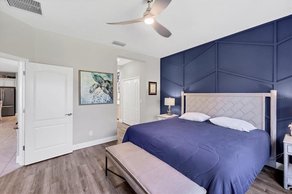 Active With Contract: $434,950 (2 beds, 2 baths, 1617 Square Feet)