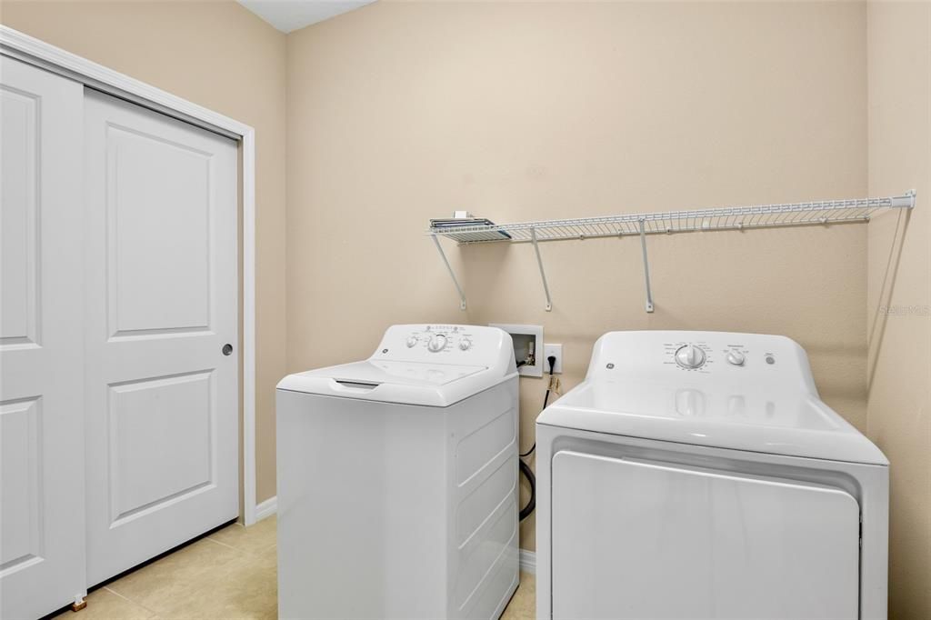 待售: $430,000 (2 贝兹, 2 浴室, 1526 平方英尺)