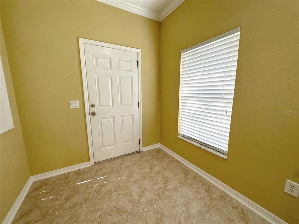 For Rent: $2,100 (3 beds, 2 baths, 1656 Square Feet)