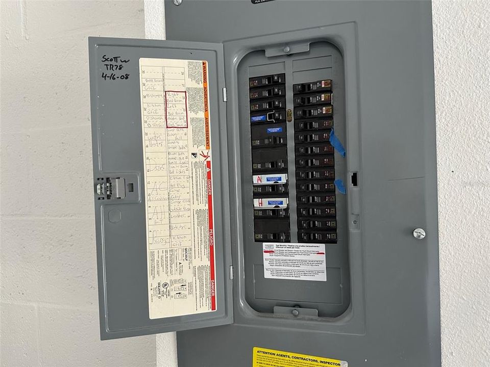 For Rent: $2,100 (3 beds, 2 baths, 1656 Square Feet)