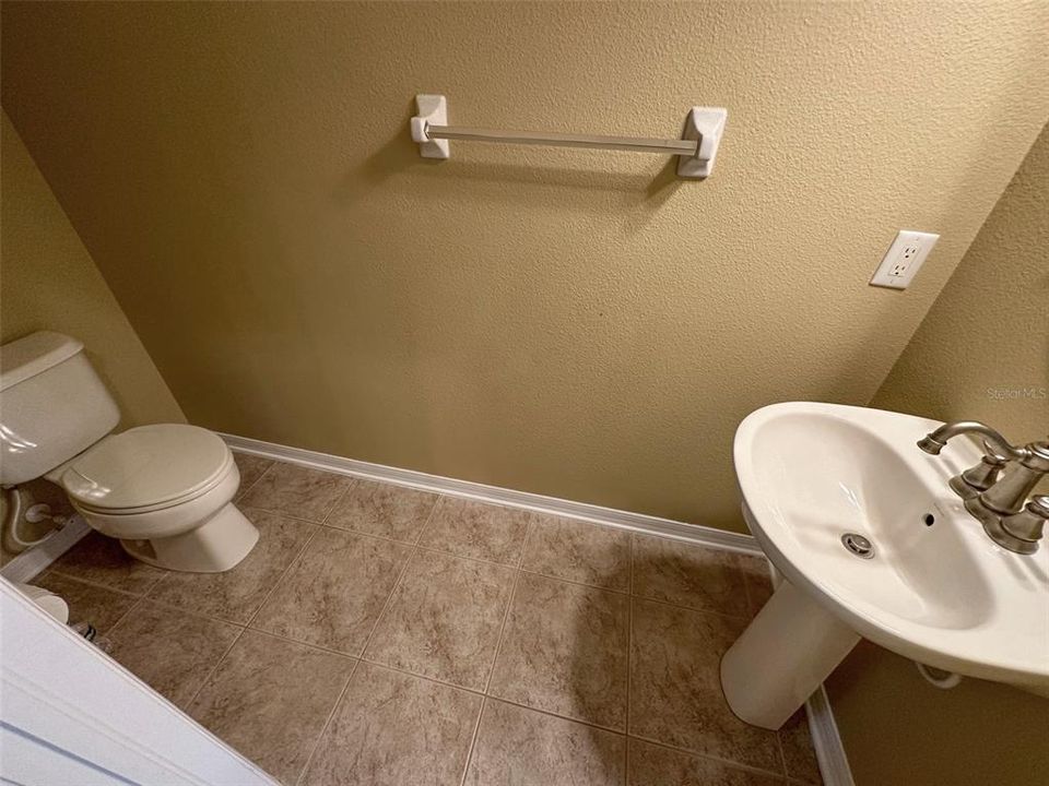 For Rent: $2,100 (3 beds, 2 baths, 1656 Square Feet)