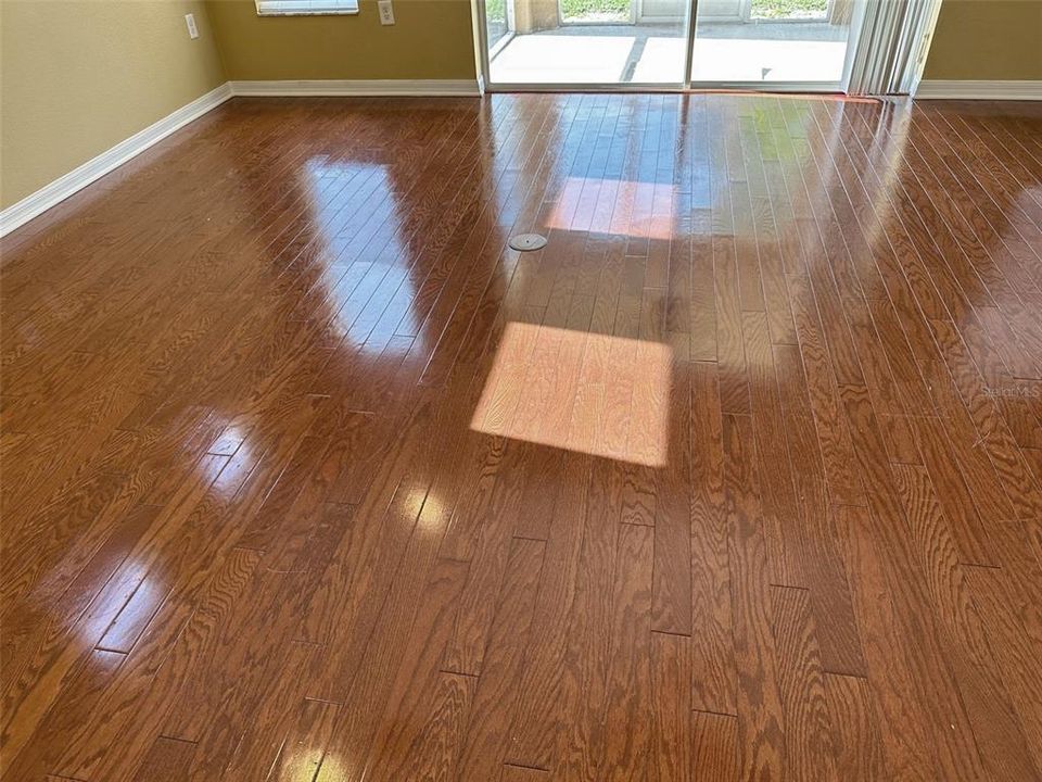 For Rent: $2,100 (3 beds, 2 baths, 1656 Square Feet)