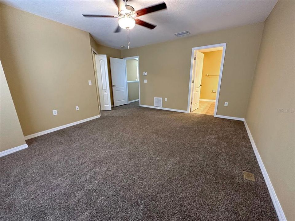 For Rent: $2,100 (3 beds, 2 baths, 1656 Square Feet)