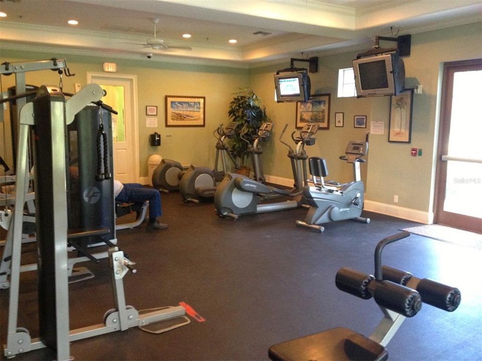 For Rent: $2,100 (3 beds, 2 baths, 1656 Square Feet)