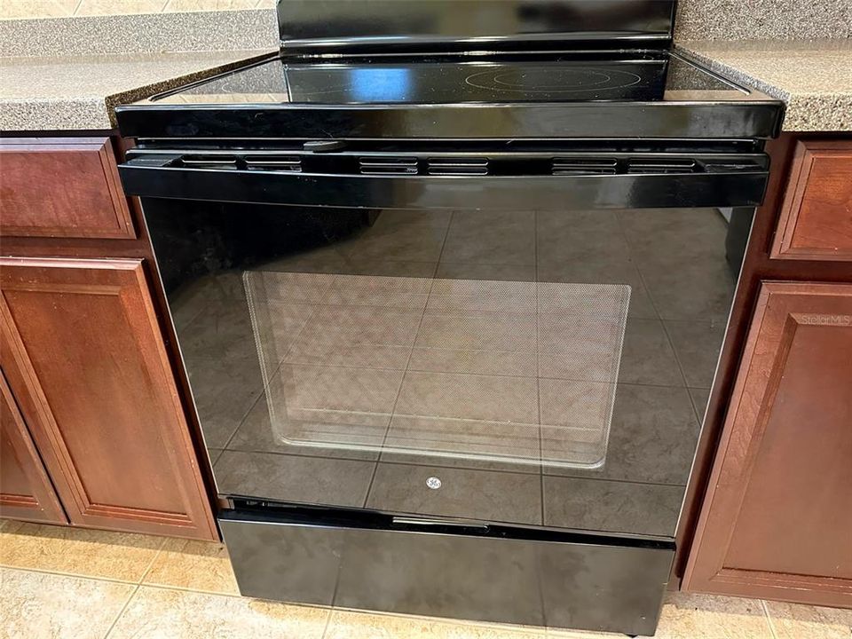 For Rent: $2,100 (3 beds, 2 baths, 1656 Square Feet)