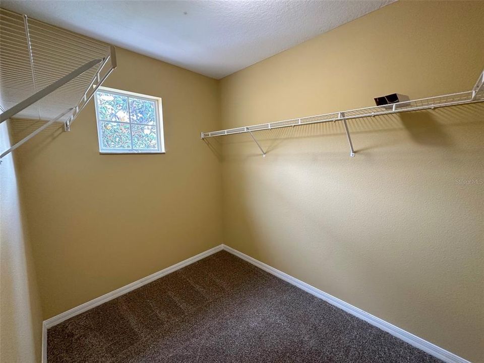 For Rent: $2,100 (3 beds, 2 baths, 1656 Square Feet)