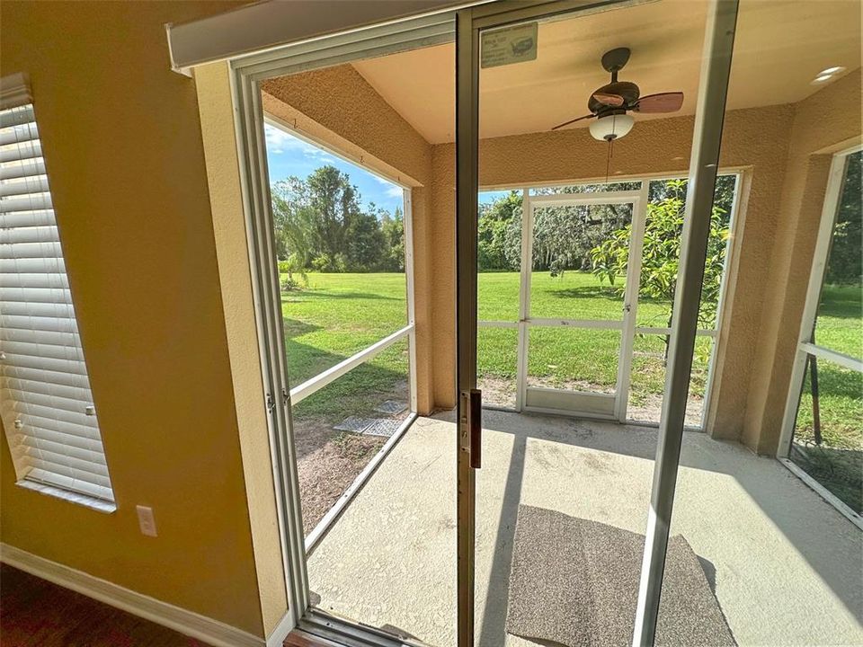 For Rent: $2,100 (3 beds, 2 baths, 1656 Square Feet)