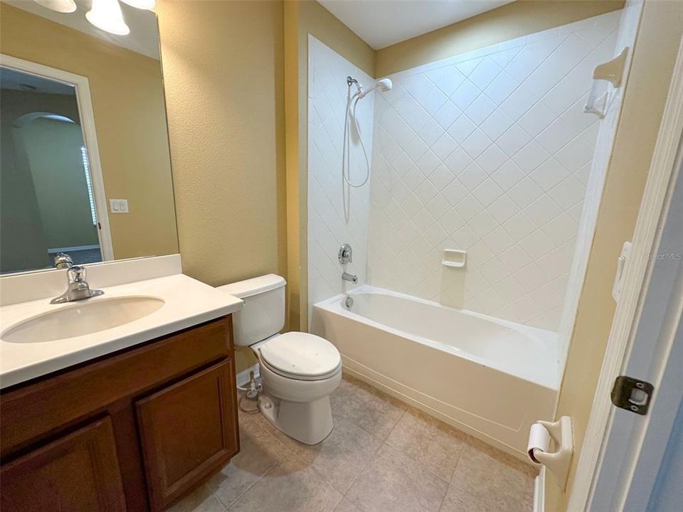 For Rent: $2,100 (3 beds, 2 baths, 1656 Square Feet)