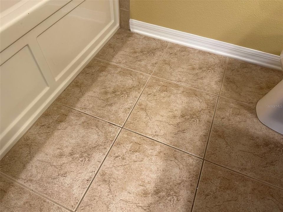 For Rent: $2,100 (3 beds, 2 baths, 1656 Square Feet)