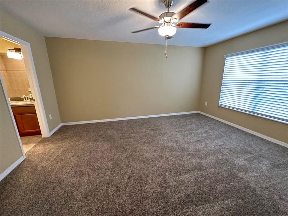 For Rent: $2,100 (3 beds, 2 baths, 1656 Square Feet)