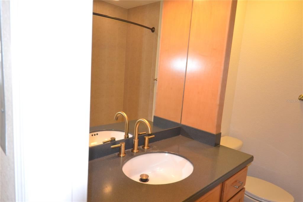 В аренду: $1,600 (1 спален, 1 ванн, 818 Квадратных фут)