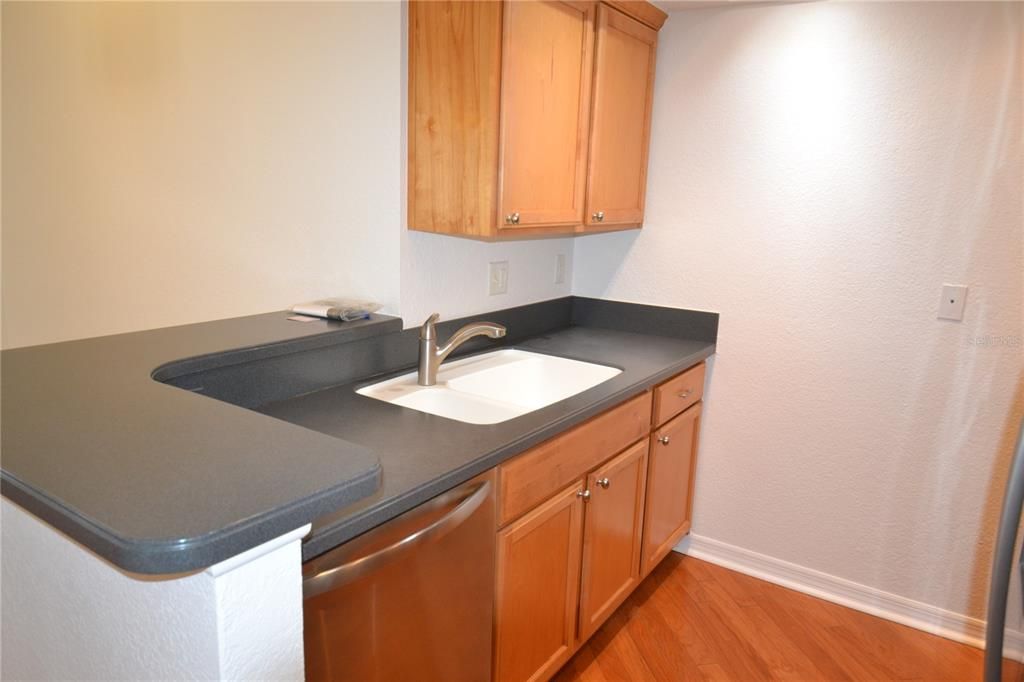 В аренду: $1,600 (1 спален, 1 ванн, 818 Квадратных фут)