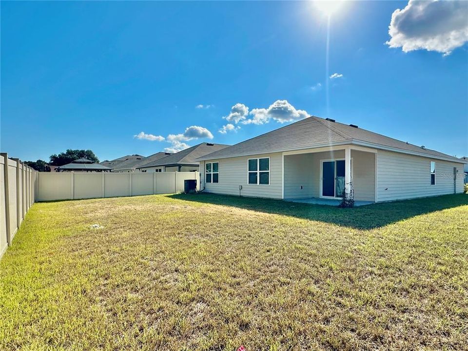 待售: $325,000 (4 贝兹, 2 浴室, 1768 平方英尺)