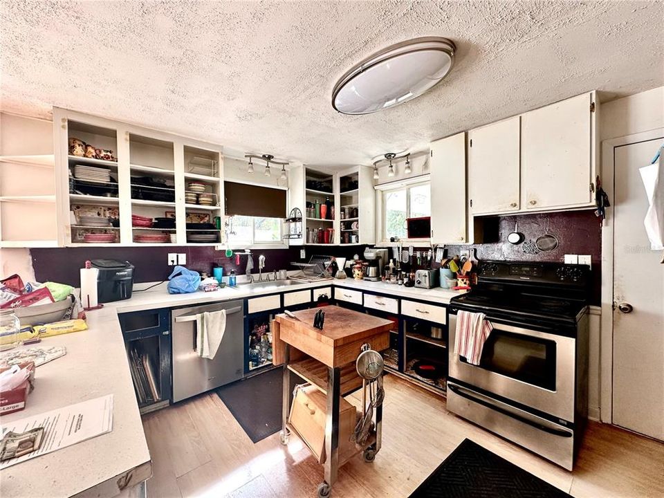 En Venta: $200,000 (2 camas, 2 baños, 1389 Pies cuadrados)