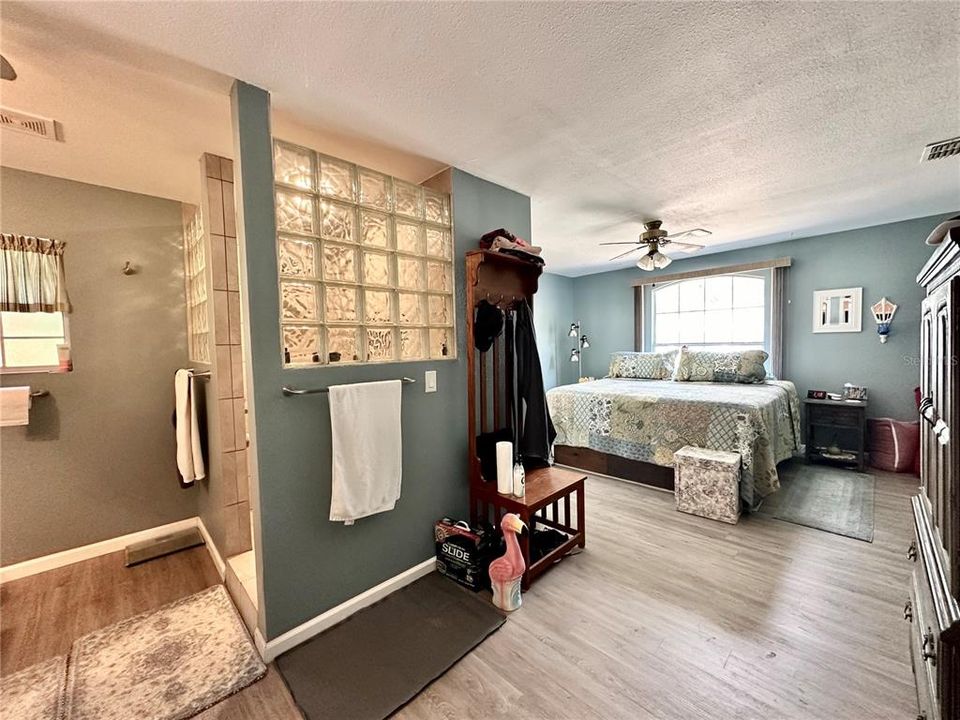 En Venta: $200,000 (2 camas, 2 baños, 1389 Pies cuadrados)