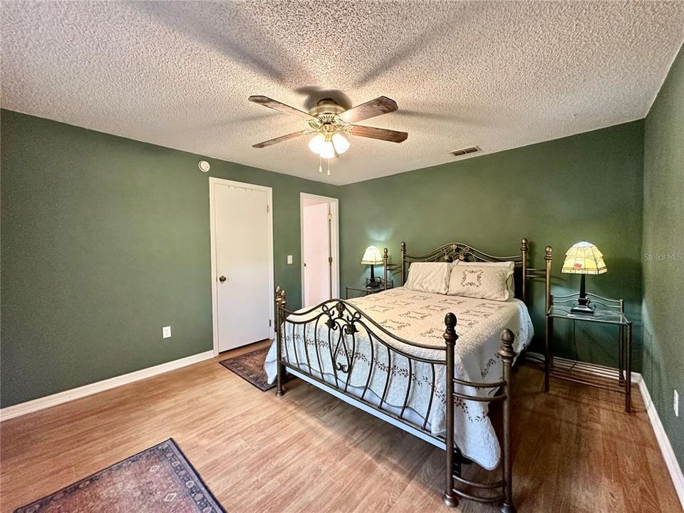 En Venta: $200,000 (2 camas, 2 baños, 1389 Pies cuadrados)