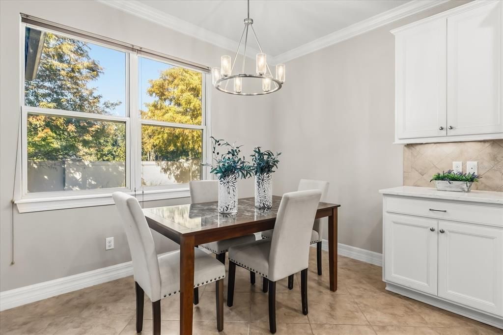 待售: $824,000 (3 贝兹, 3 浴室, 2744 平方英尺)