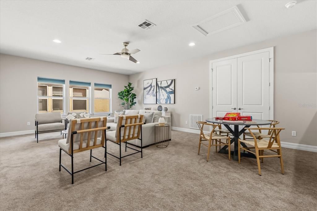 待售: $824,000 (3 贝兹, 3 浴室, 2744 平方英尺)